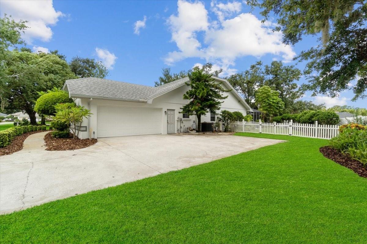 Image 8 of 59 For 725 Heritage Drive Ne