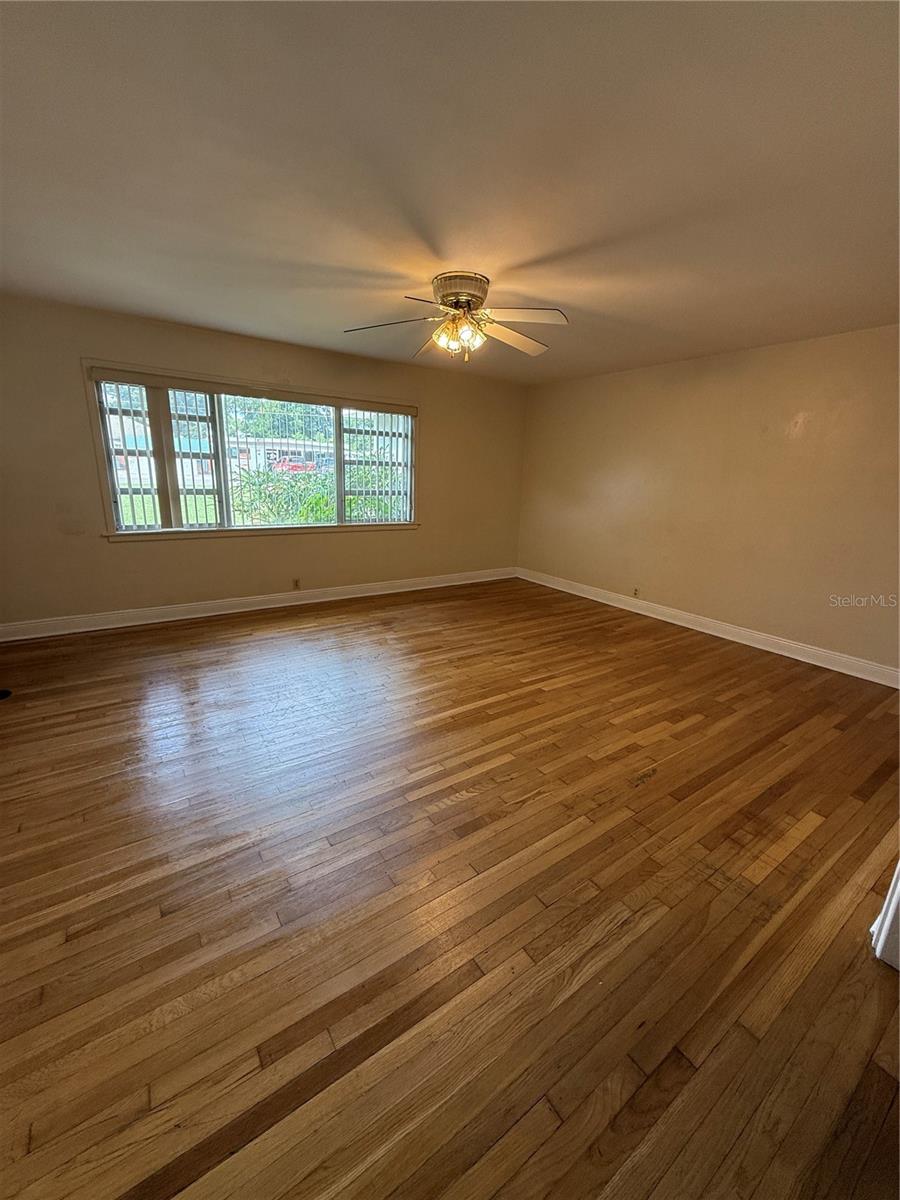 Image 3 of 20 For 2824 Avenue G Nw