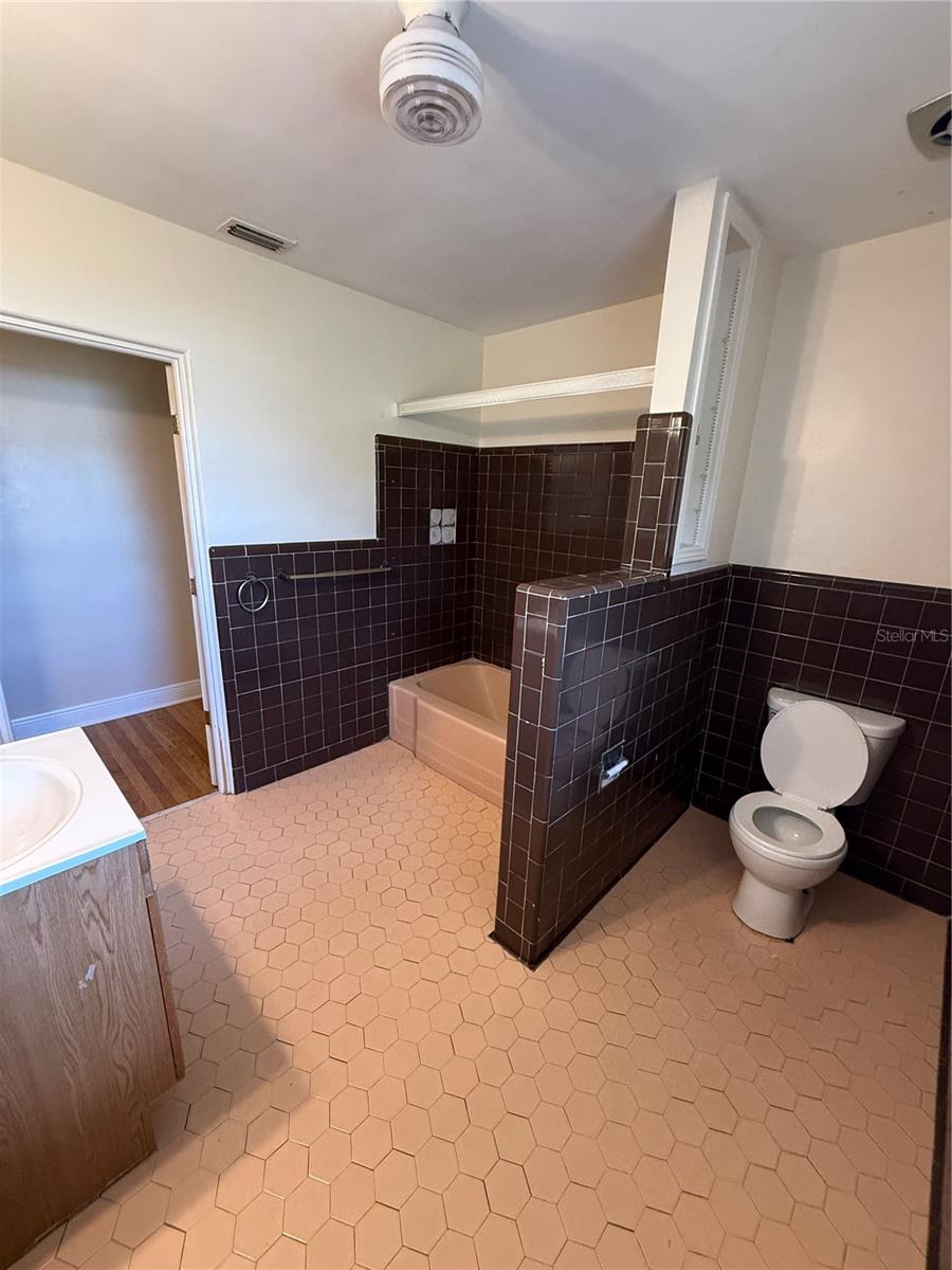 Image 8 of 20 For 2824 Avenue G Nw