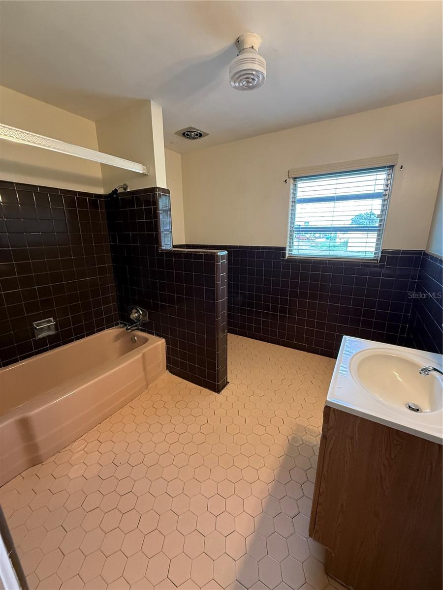 Image 9 of 20 For 2824 Avenue G Nw