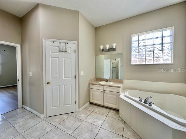 Image 15 of 28 For 6216 Alamanda Hills Boulevard