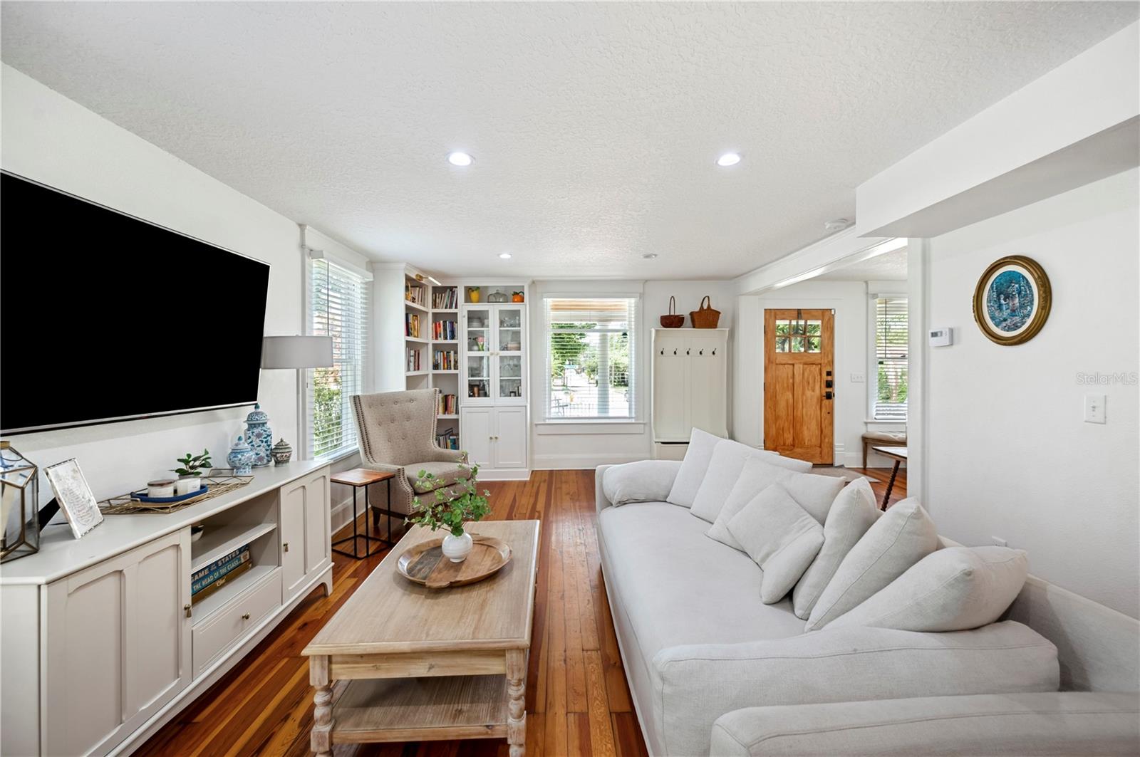 Image 11 of 53 For 823 Palmetto Street