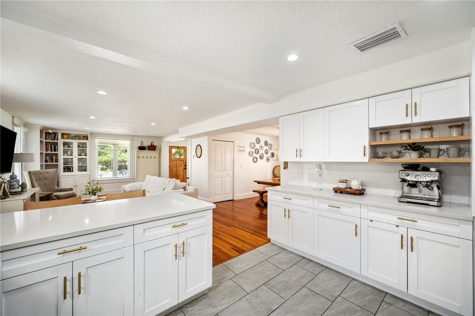 Image 12 of 53 For 823 Palmetto Street