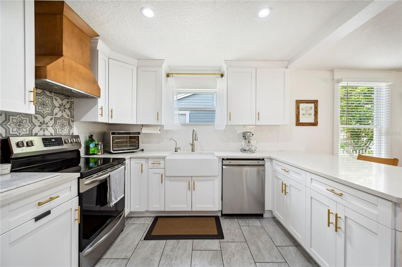 Image 15 of 53 For 823 Palmetto Street