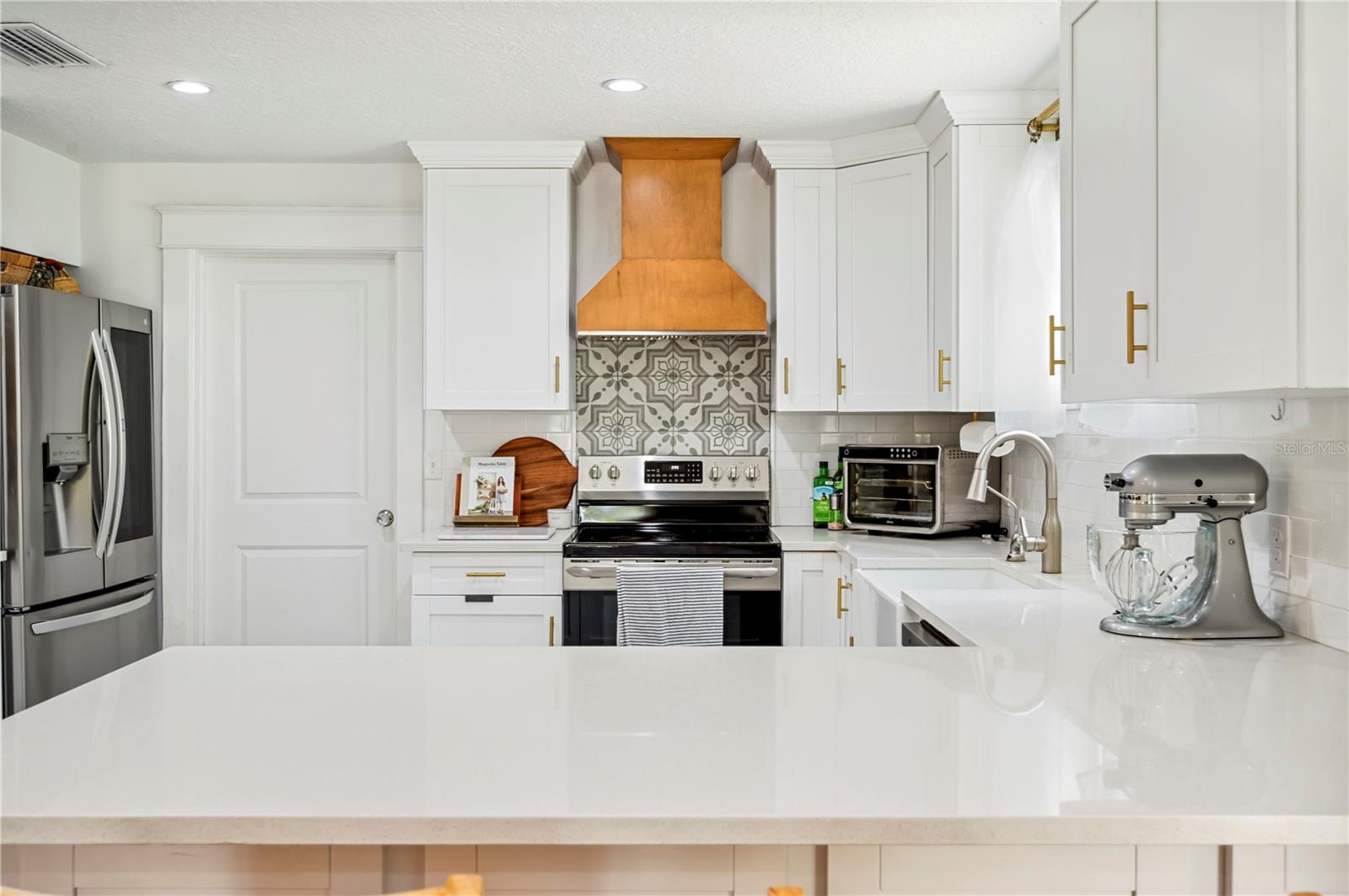 Image 16 of 53 For 823 Palmetto Street