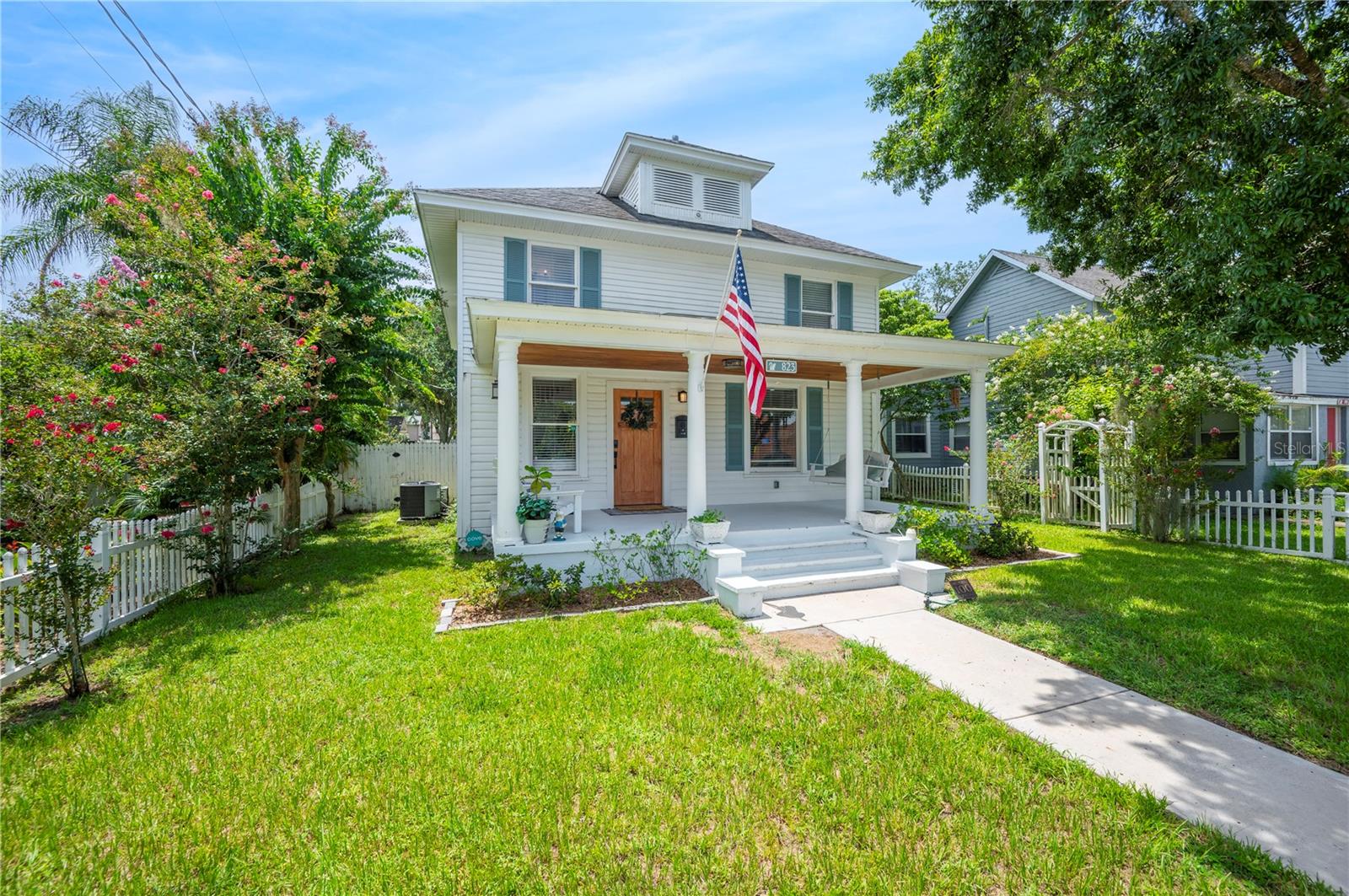 Image 2 of 53 For 823 Palmetto Street
