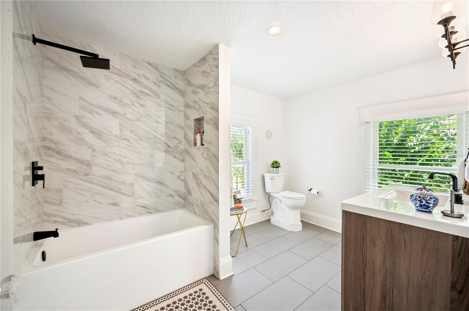 Image 33 of 53 For 823 Palmetto Street