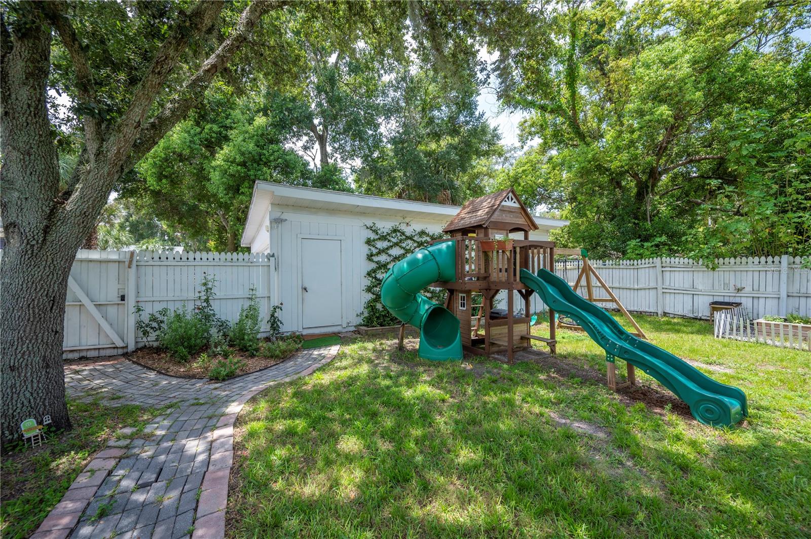 Image 47 of 53 For 823 Palmetto Street