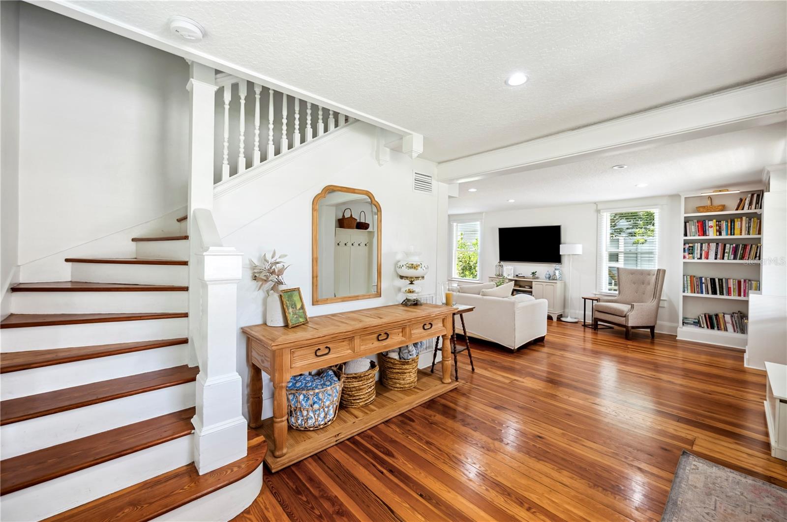 Image 7 of 53 For 823 Palmetto Street