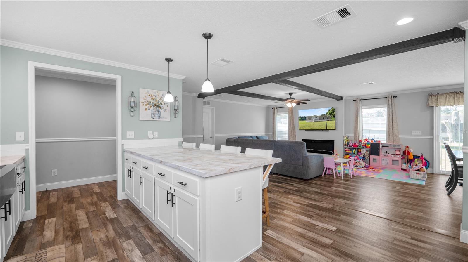 Image 15 of 53 For 35970 Valleybrook Avenue