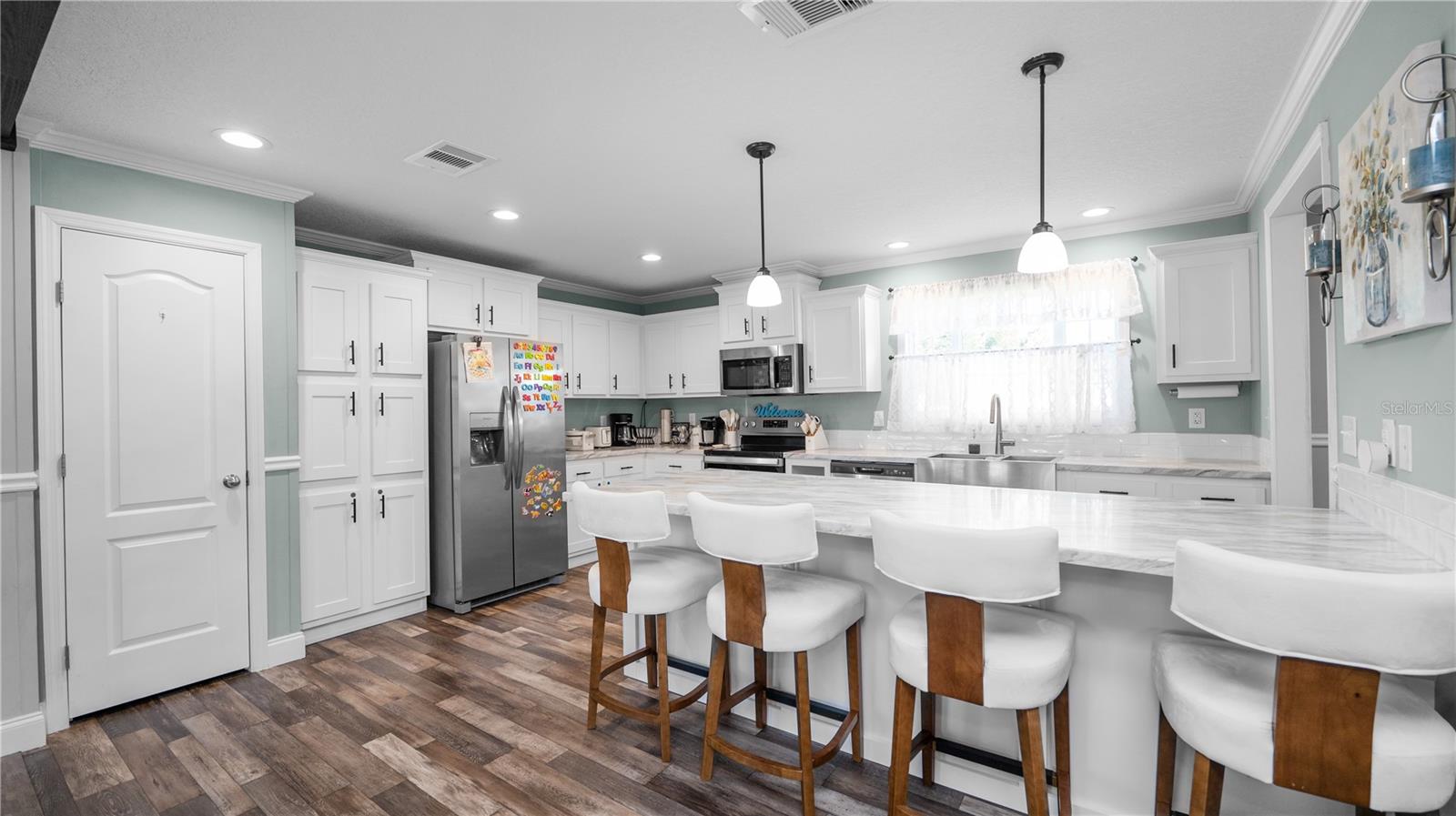 Image 16 of 53 For 35970 Valleybrook Avenue