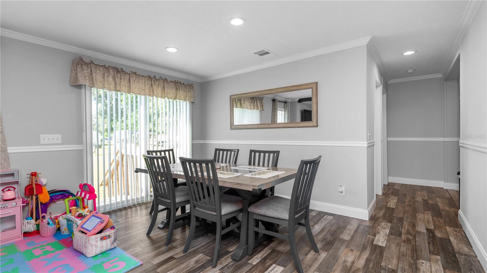 Image 17 of 53 For 35970 Valleybrook Avenue