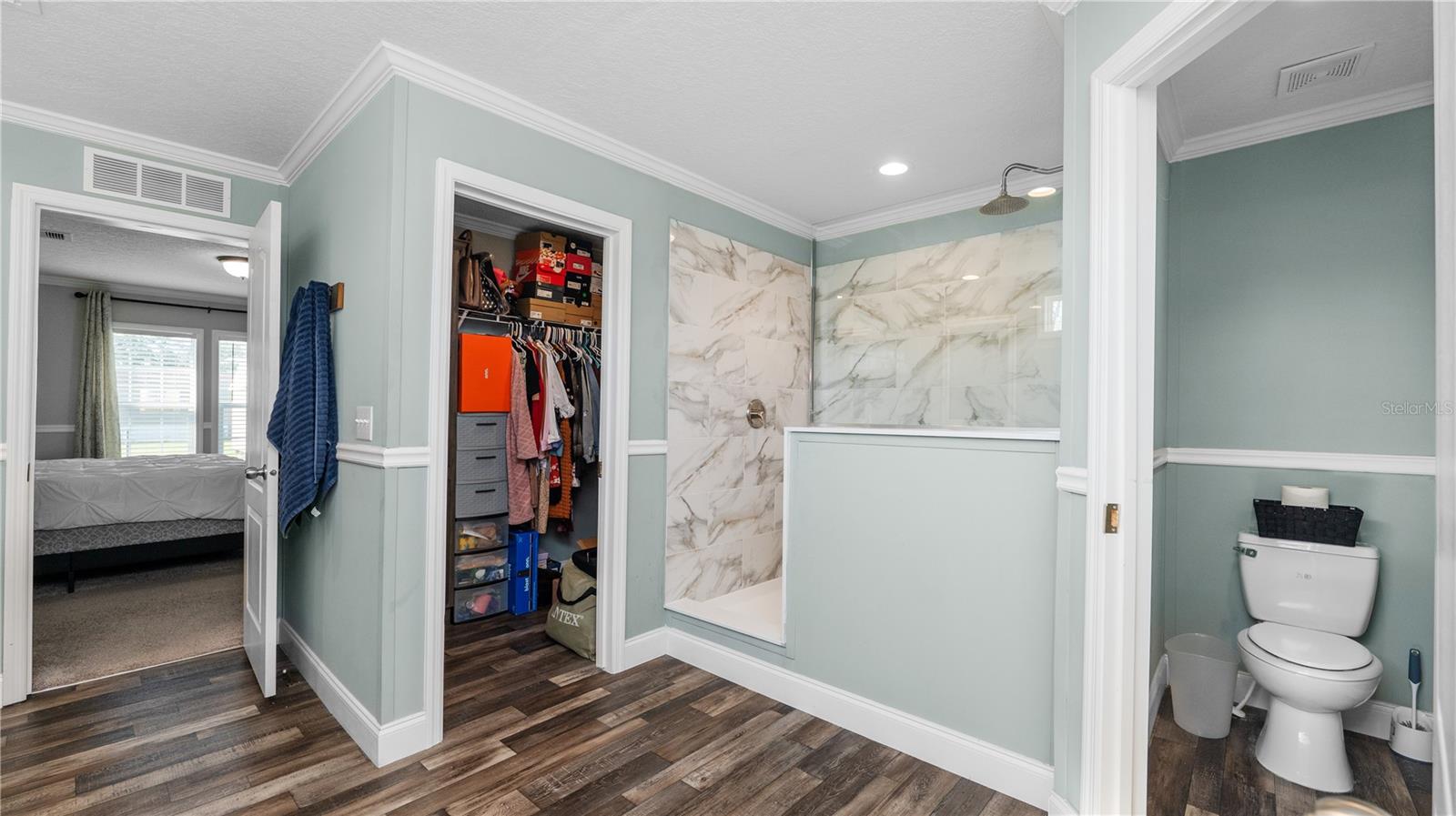 Image 21 of 53 For 35970 Valleybrook Avenue