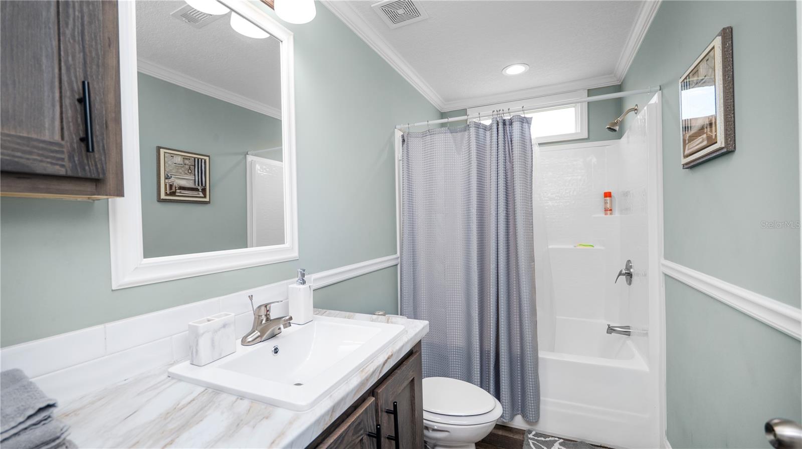 Image 29 of 53 For 35970 Valleybrook Avenue