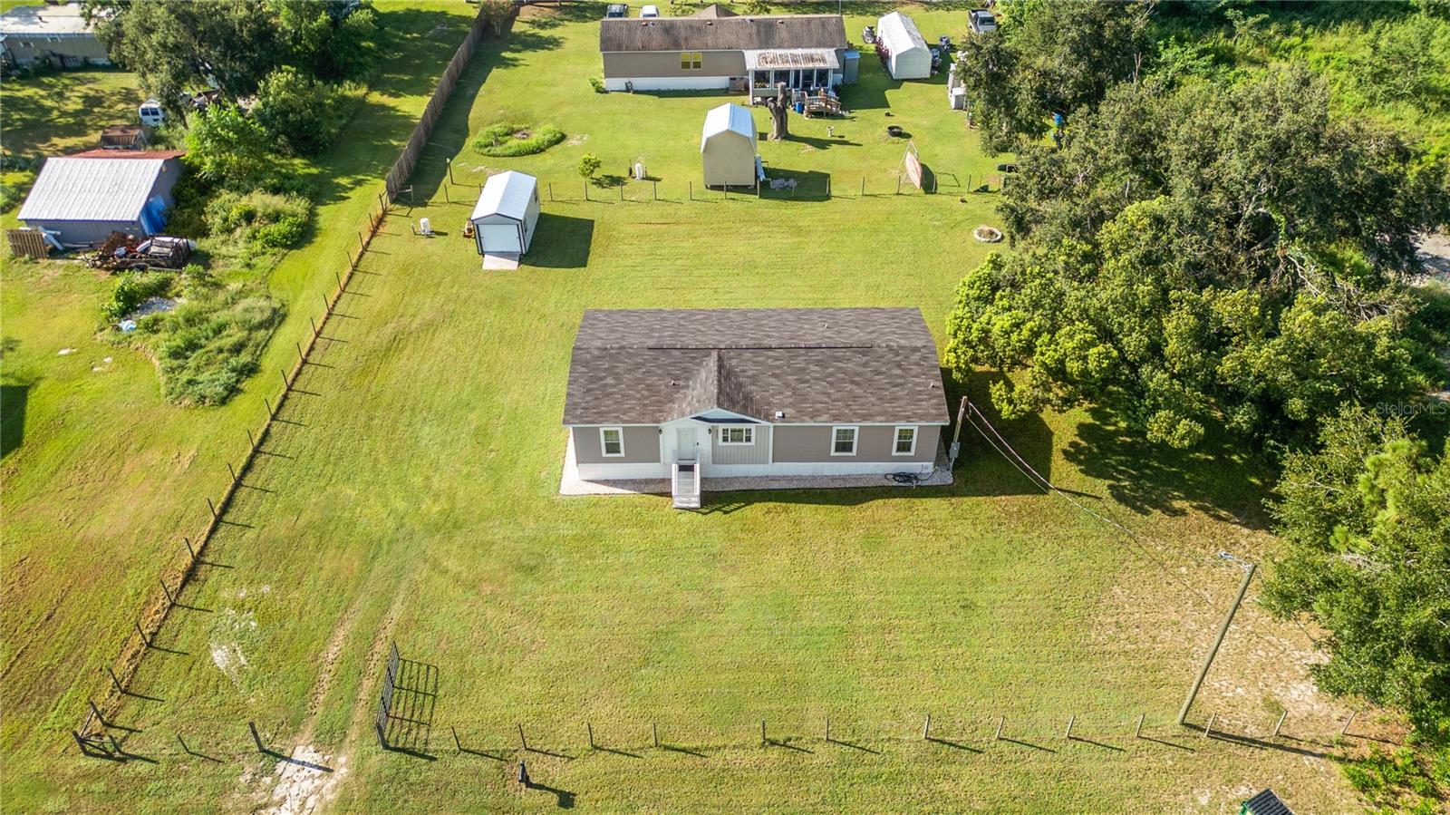 Image 4 of 53 For 35970 Valleybrook Avenue