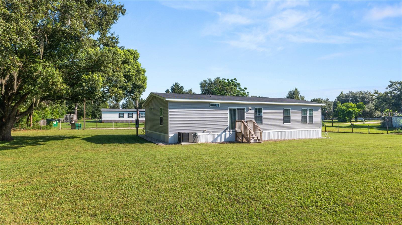Image 41 of 53 For 35970 Valleybrook Avenue