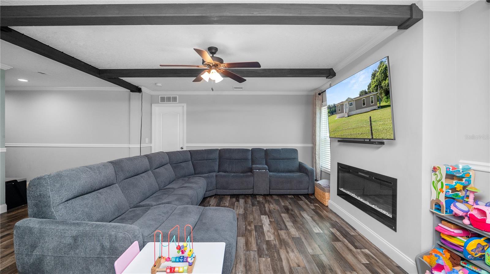Image 9 of 53 For 35970 Valleybrook Avenue