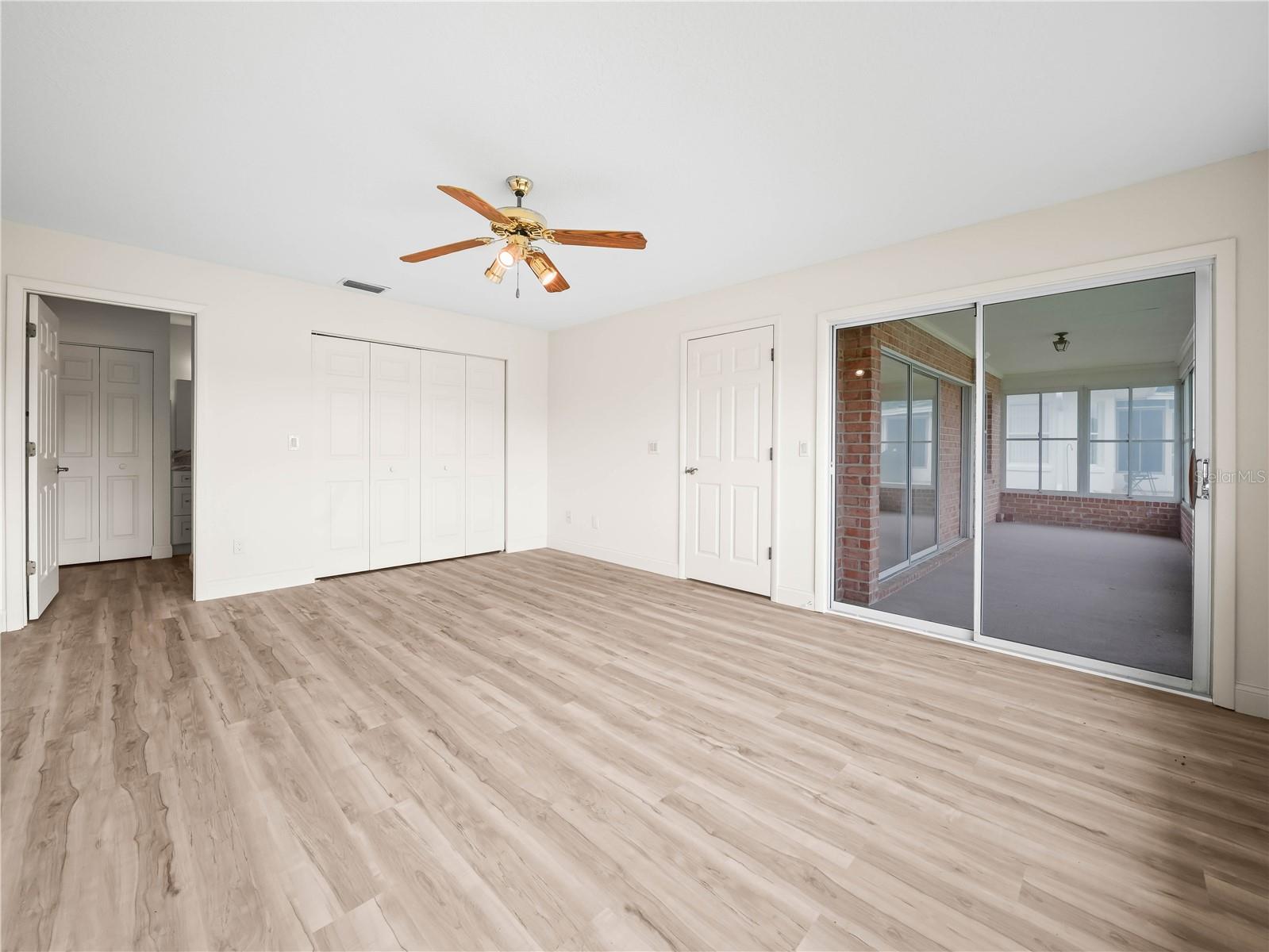 Image 10 of 20 For 6341 Silver Lakes Drive W