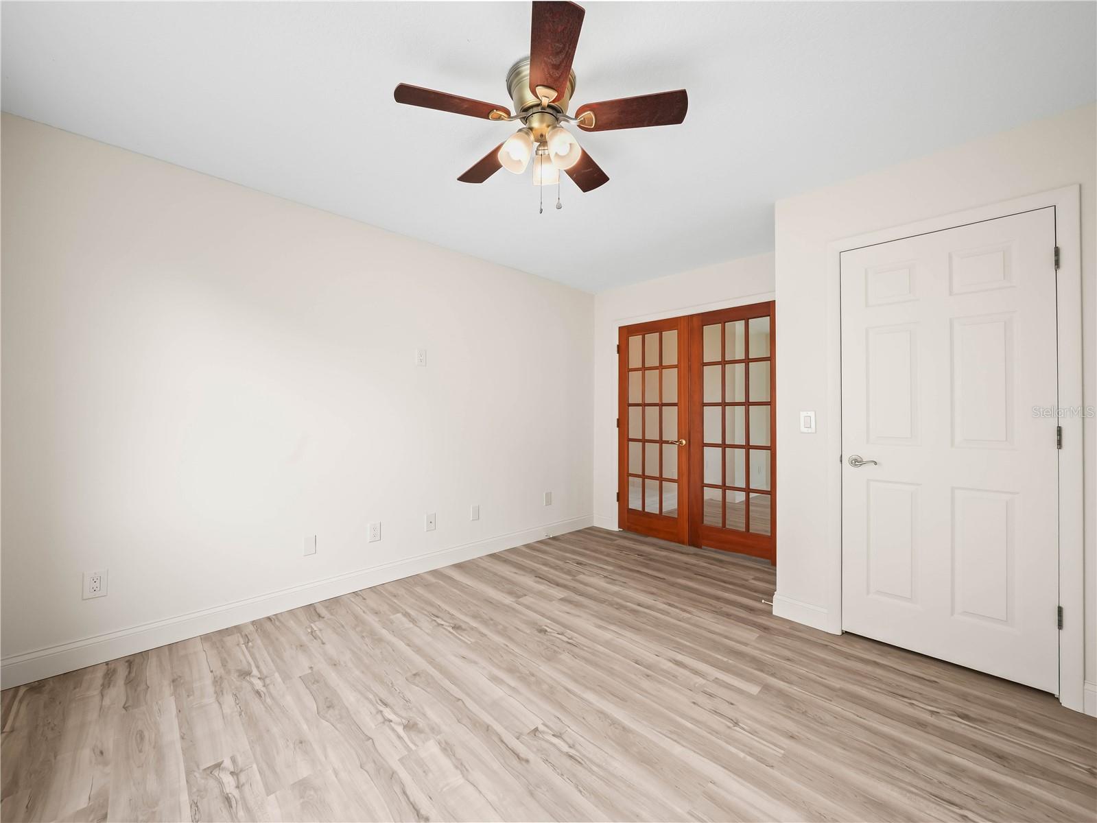 Image 13 of 20 For 6341 Silver Lakes Drive W
