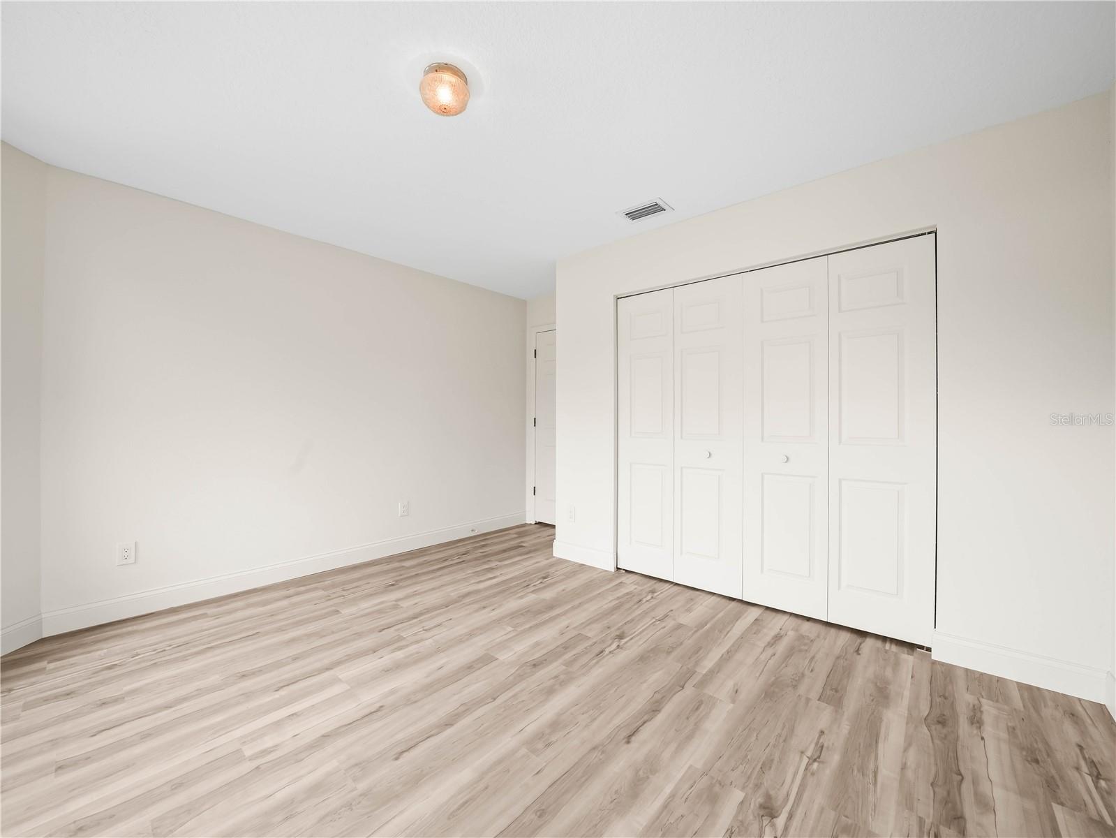 Image 15 of 20 For 6341 Silver Lakes Drive W