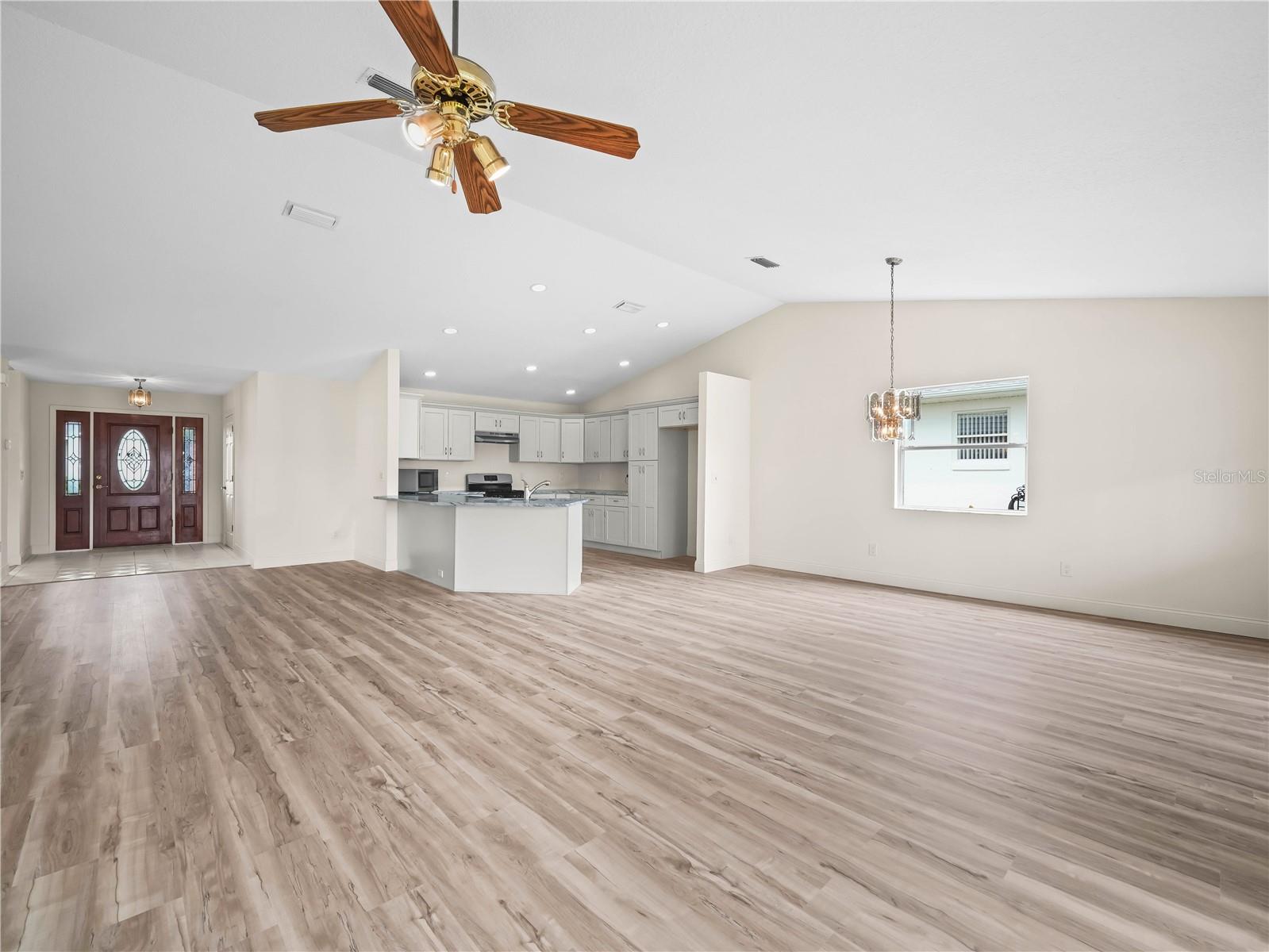 Image 3 of 20 For 6341 Silver Lakes Drive W