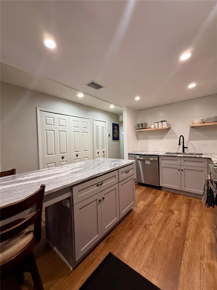 Image 13 of 39 For 1920 Whitney Way