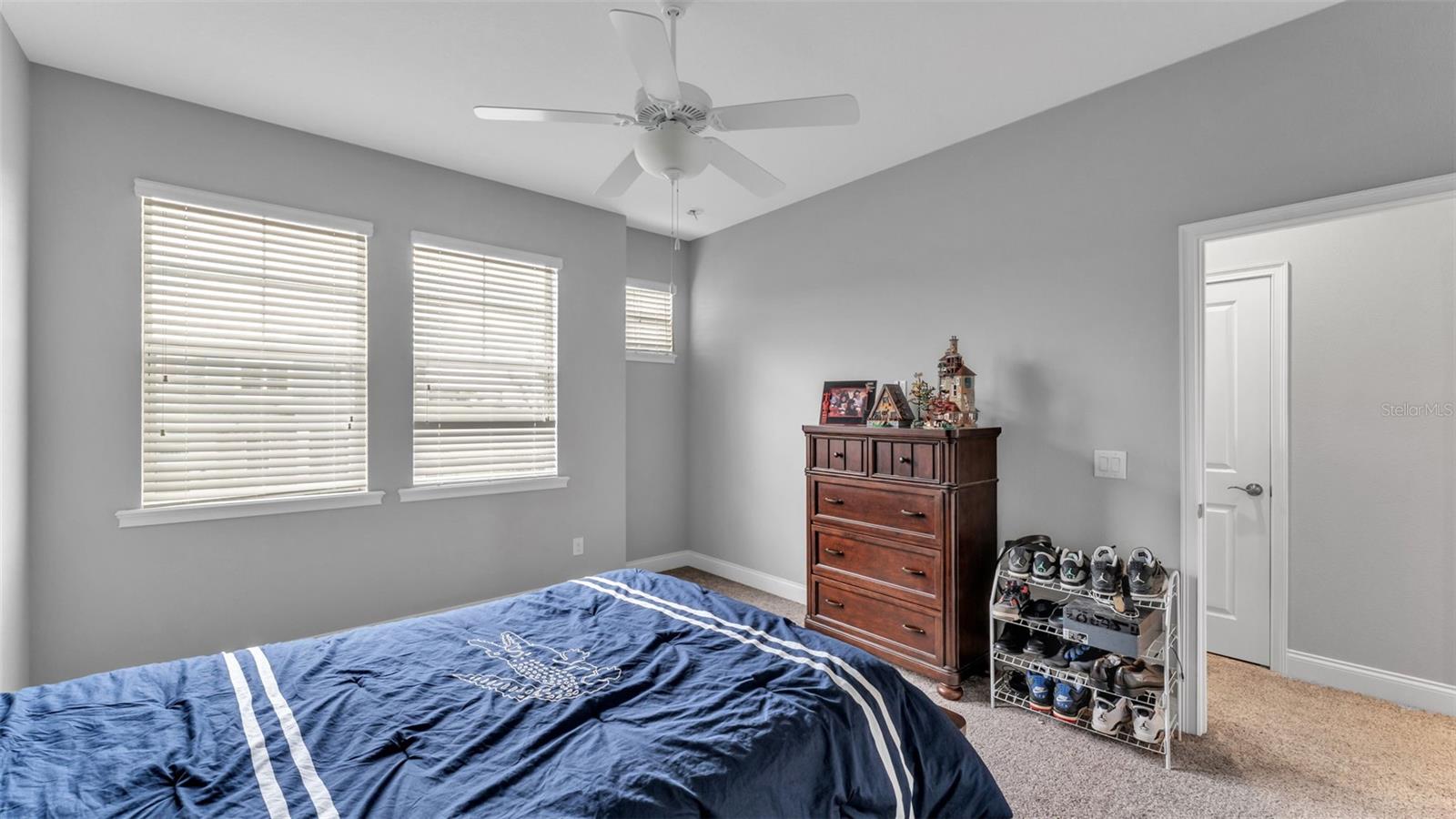 Image 33 of 67 For 539 Waterfern Trail Drive