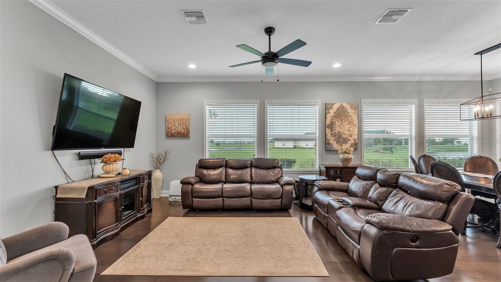 Image 8 of 67 For 539 Waterfern Trail Drive