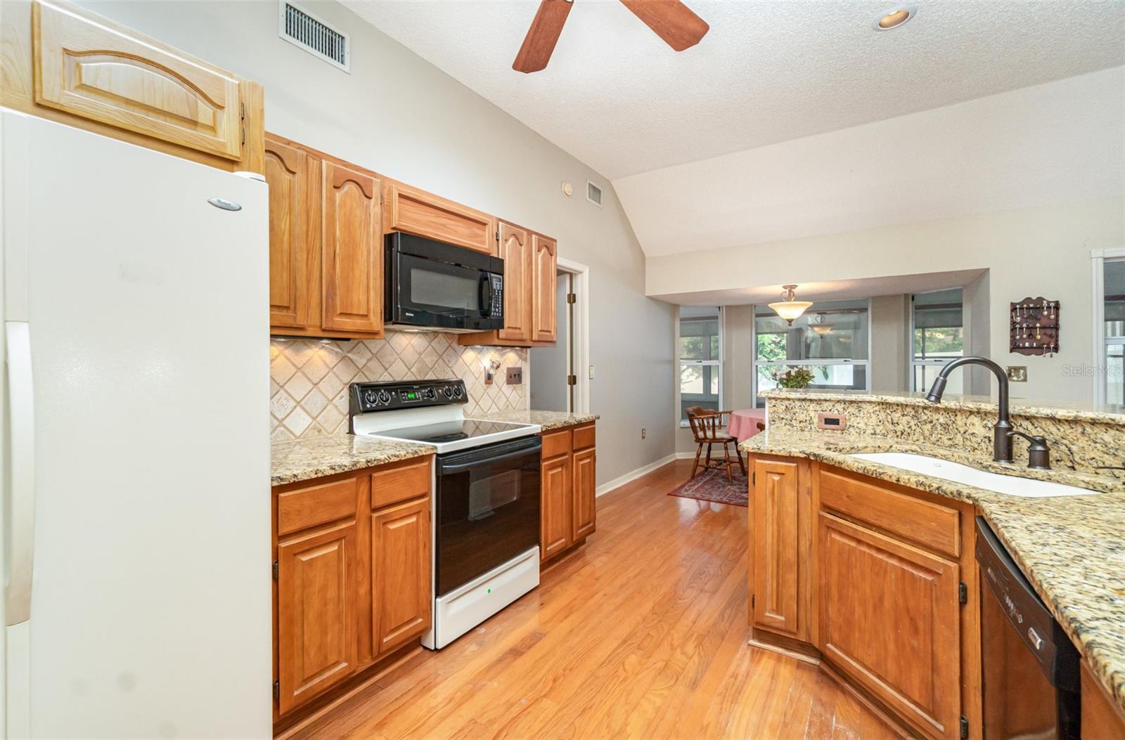 Image 21 of 43 For 6901 Hayter Drive