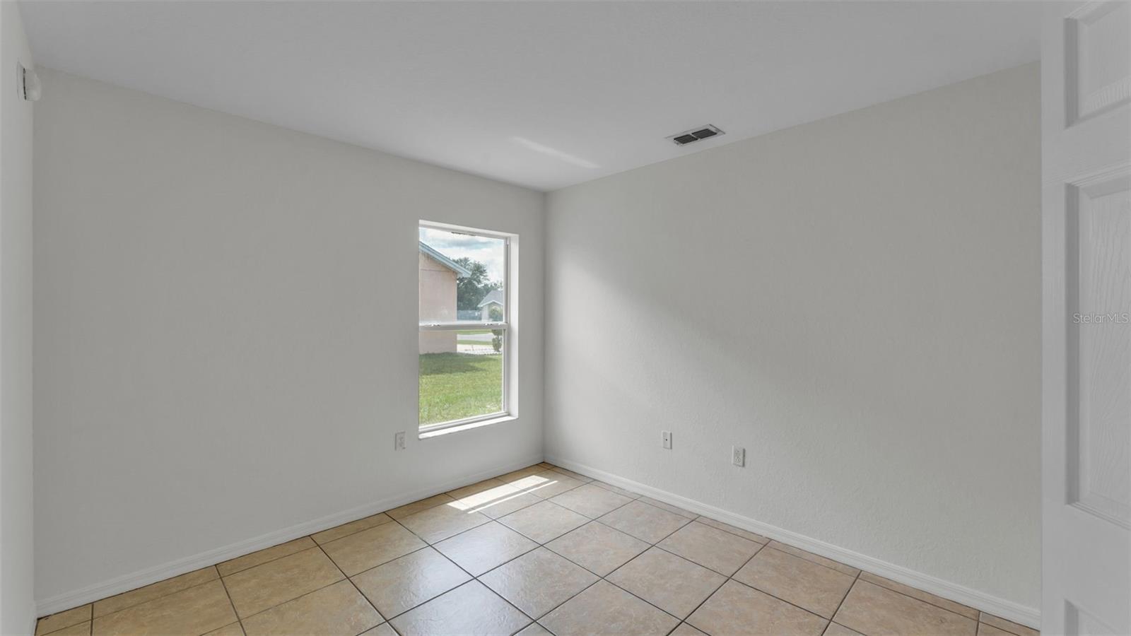 Image 16 of 34 For 749 Overlook Grove Drive