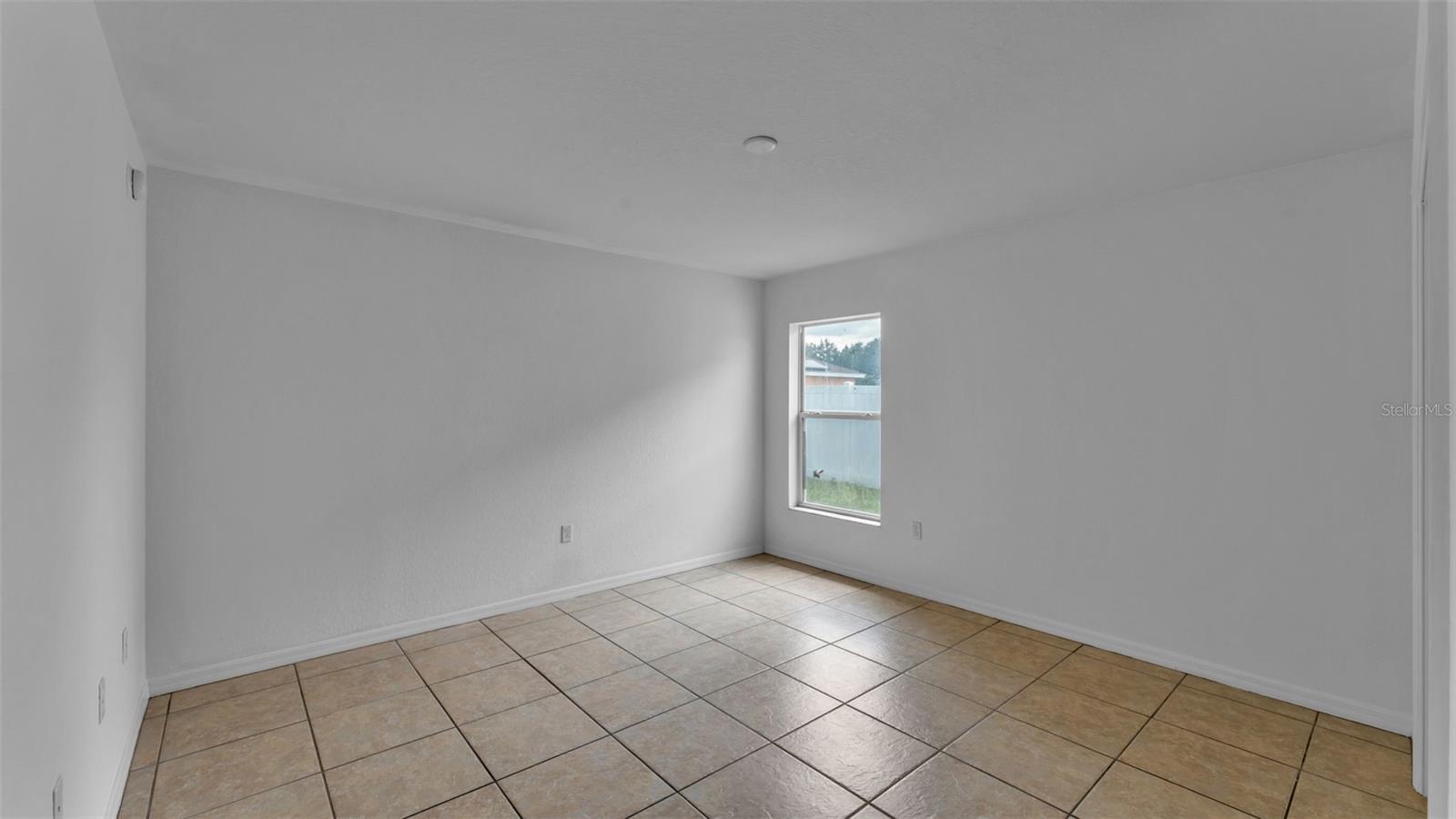 Image 18 of 34 For 749 Overlook Grove Drive