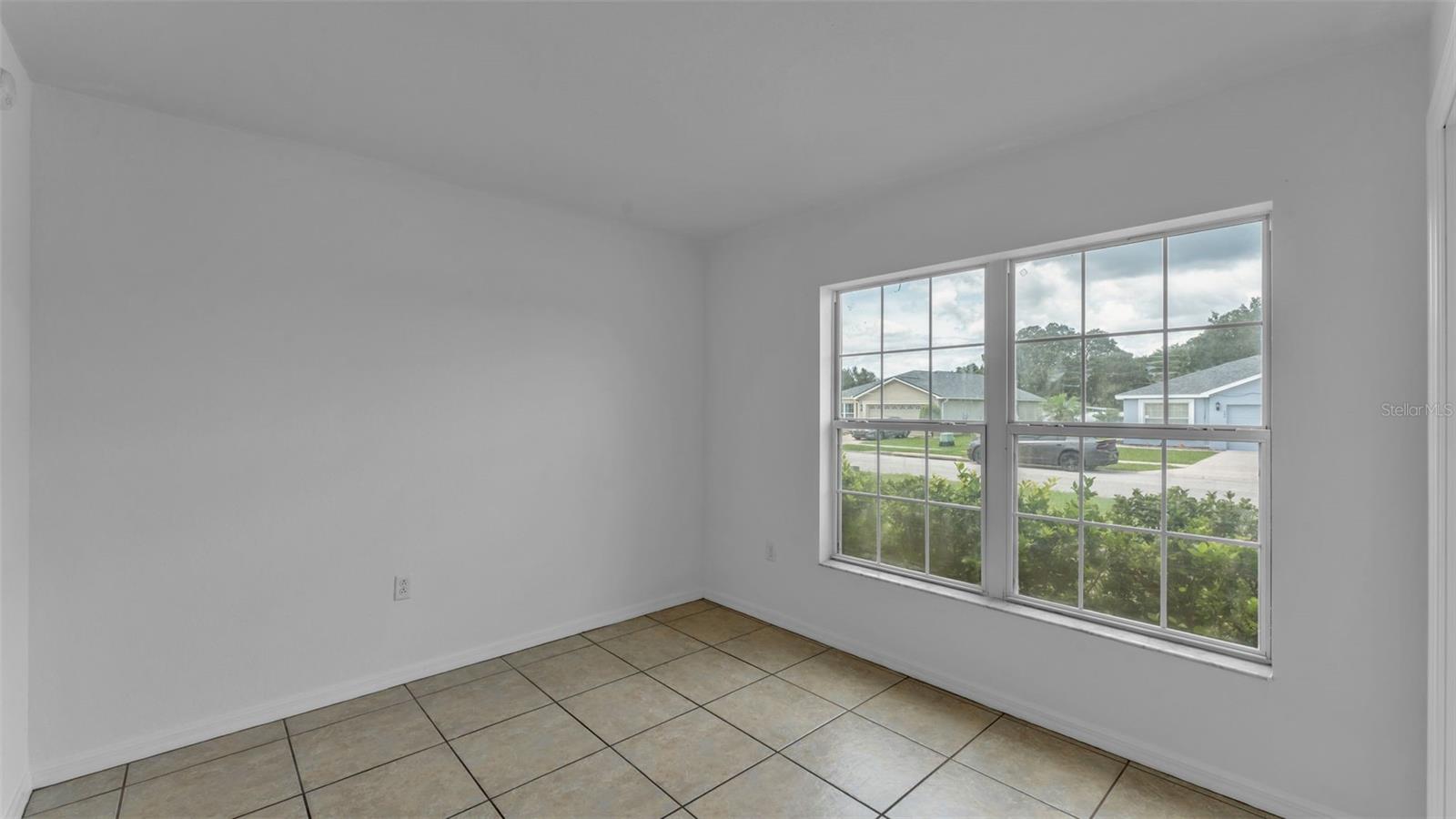 Image 6 of 34 For 749 Overlook Grove Drive