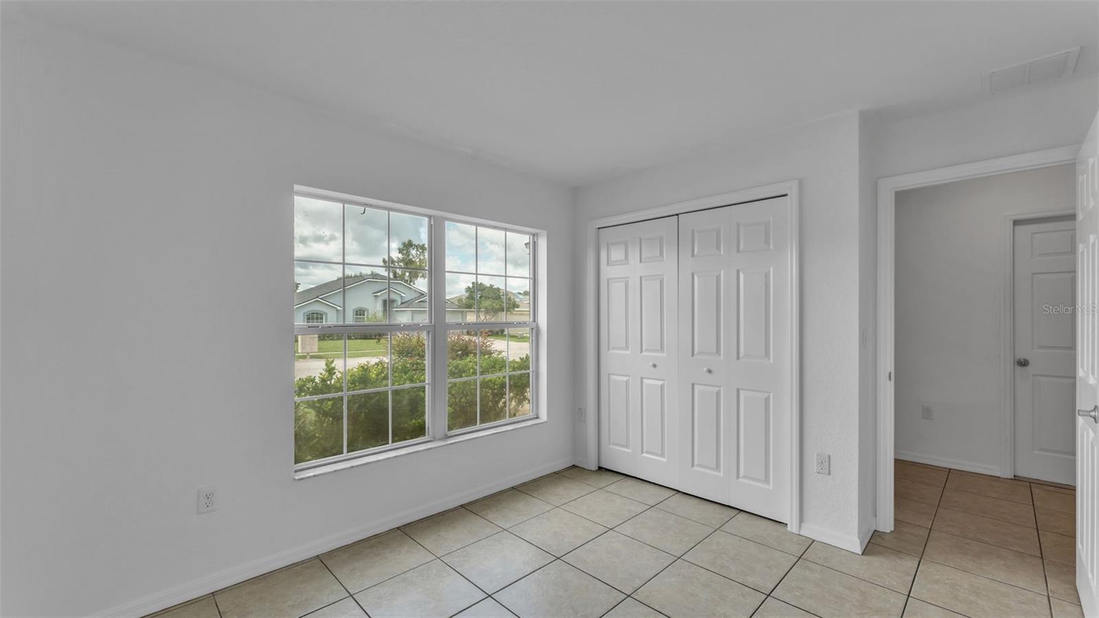 Image 8 of 34 For 749 Overlook Grove Drive