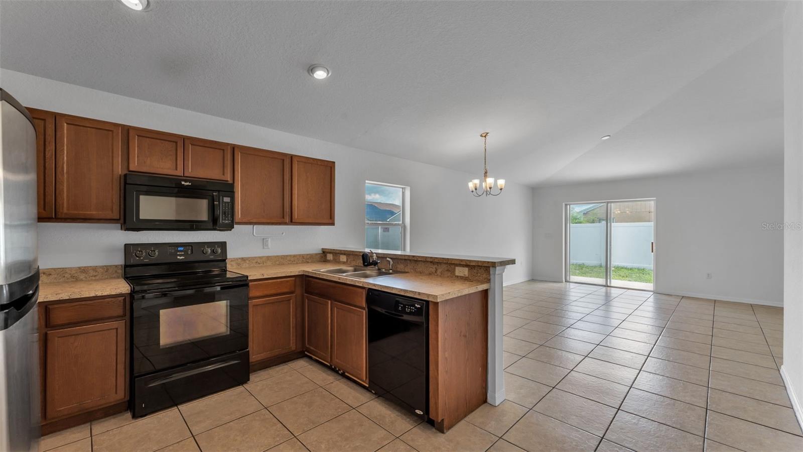 Image 9 of 34 For 749 Overlook Grove Drive