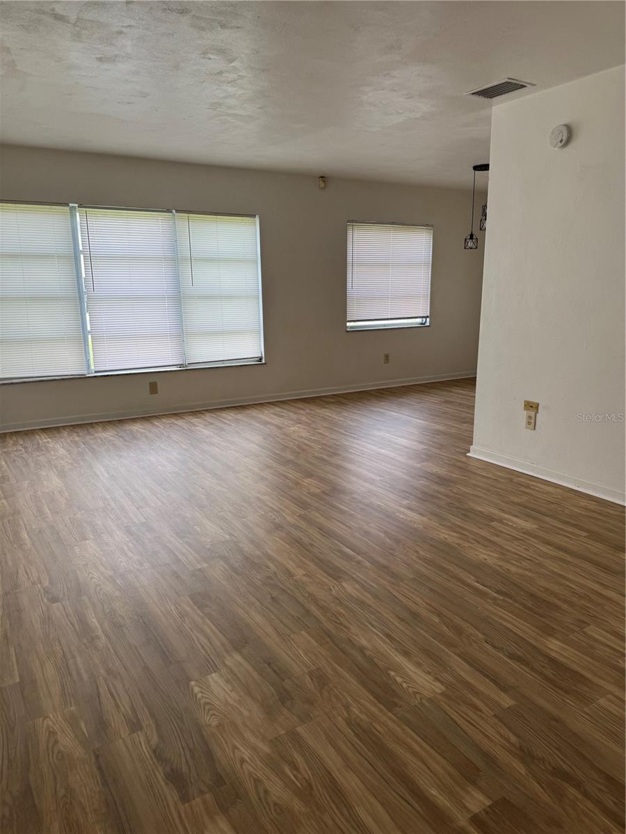 Image 2 of 3 For 916 Valencia Street