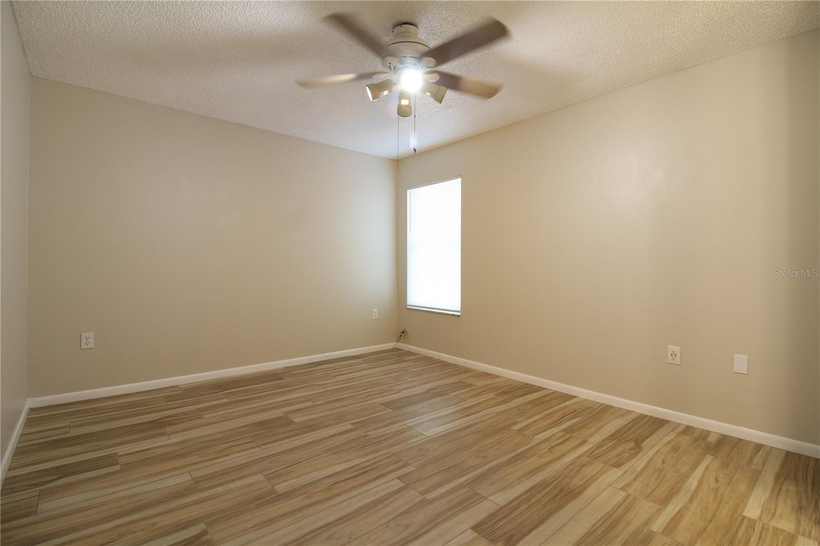 Image 7 of 18 For 4202 Sunny View Drive
