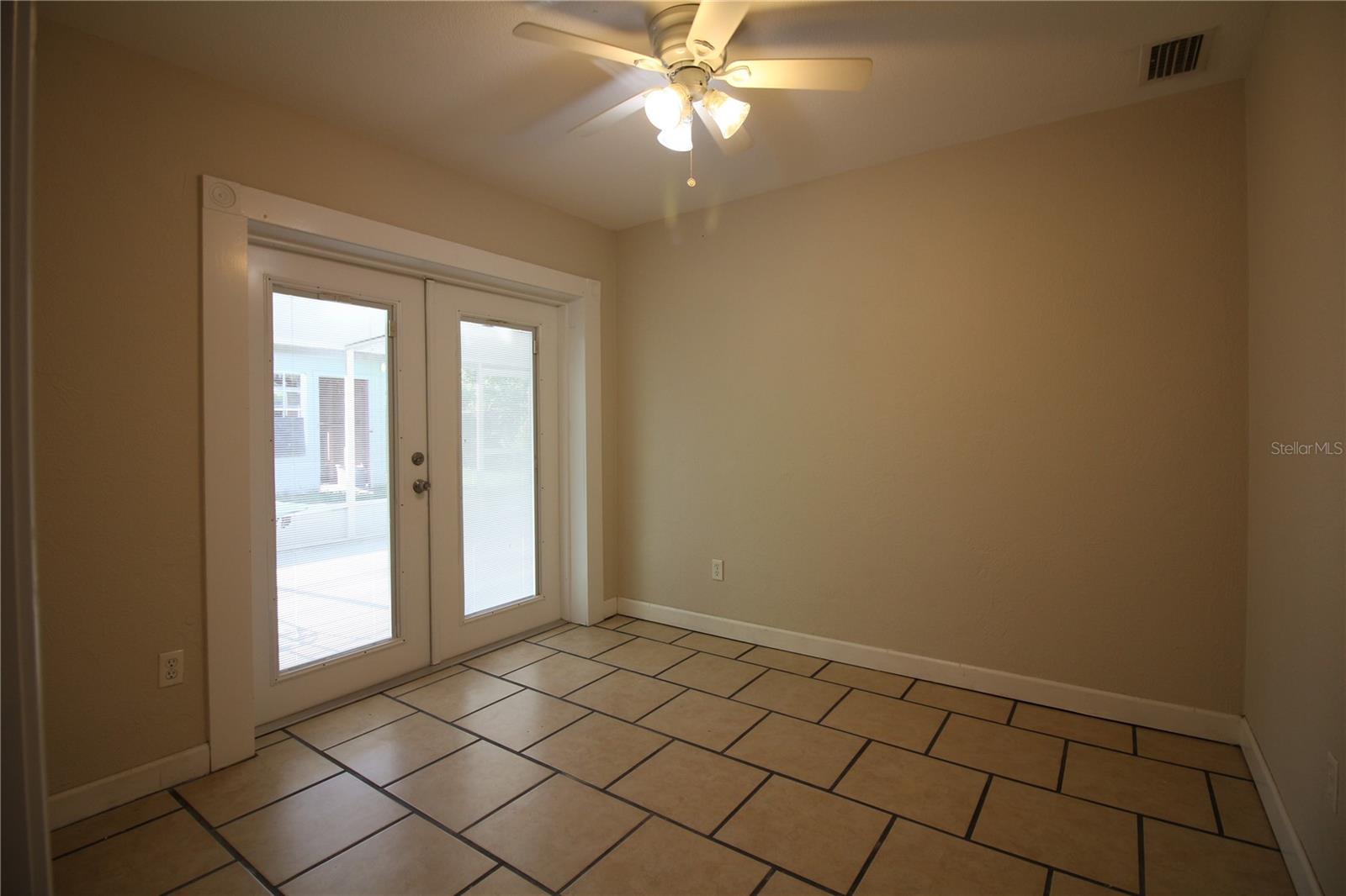 Image 9 of 11 For 4336 Hedge Drive E