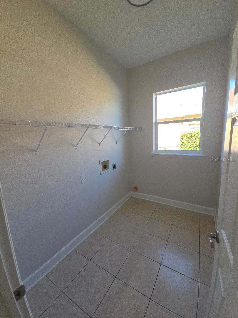 Image 15 of 34 For 325 Terranova Boulevard