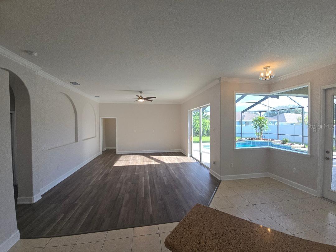 Image 20 of 34 For 325 Terranova Boulevard