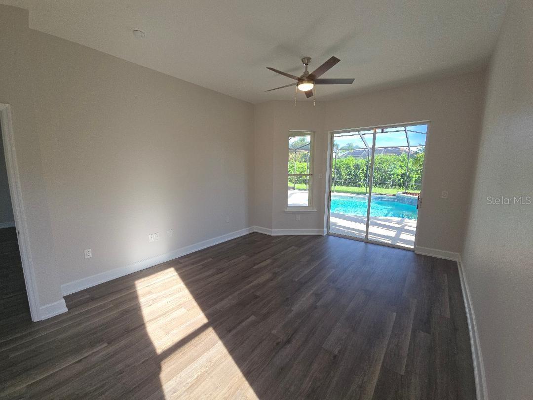 Image 25 of 34 For 325 Terranova Boulevard