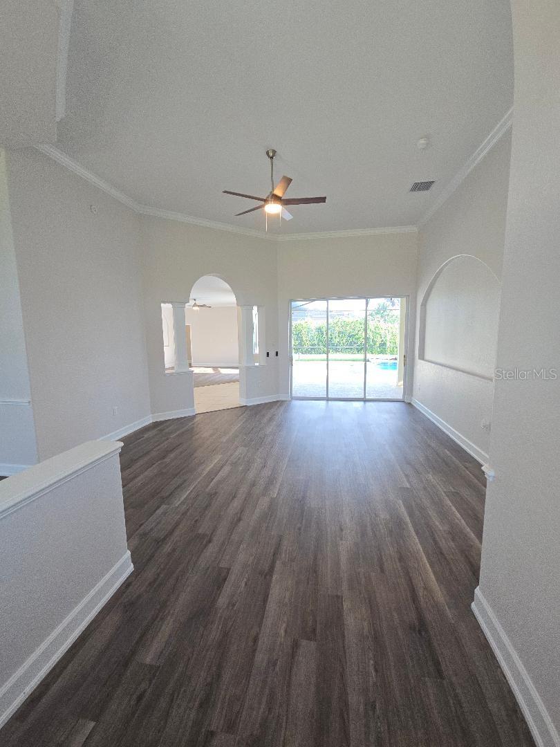 Image 5 of 34 For 325 Terranova Boulevard