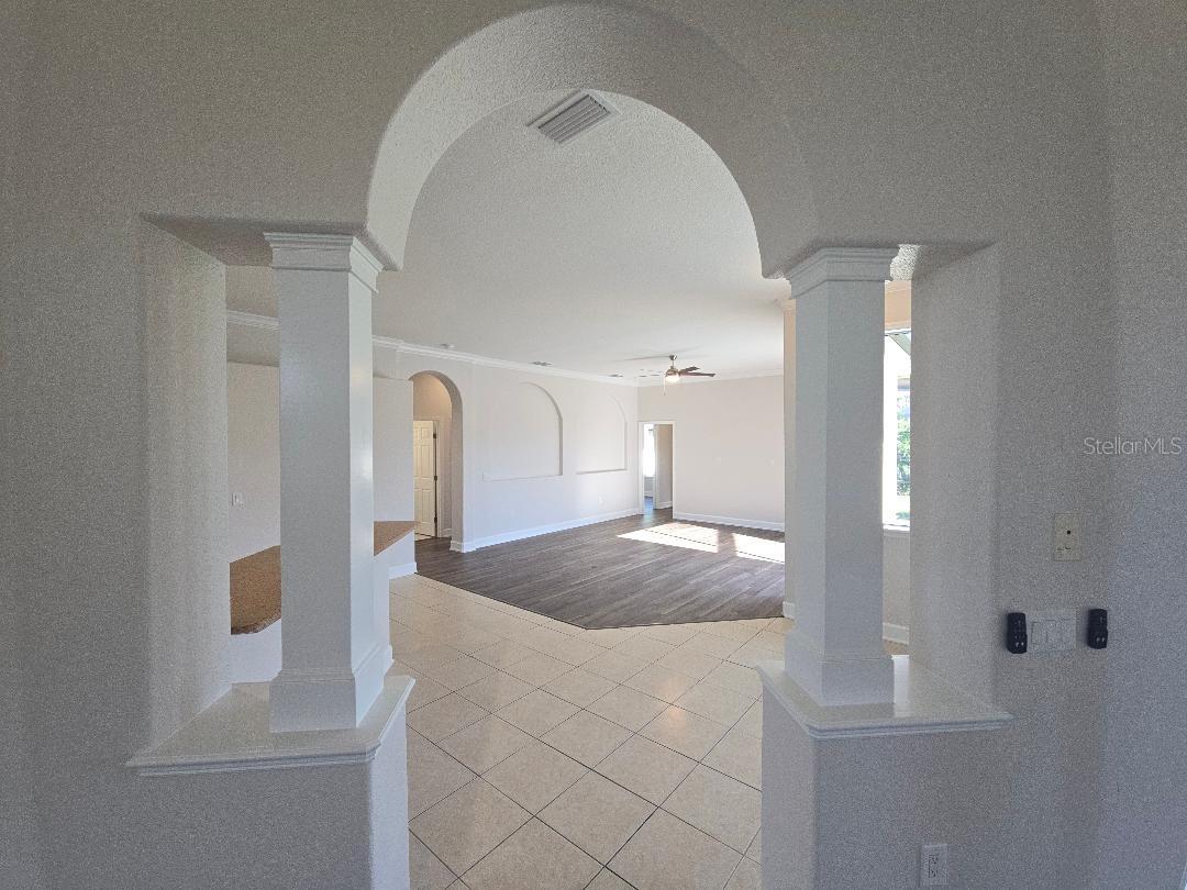Image 8 of 34 For 325 Terranova Boulevard