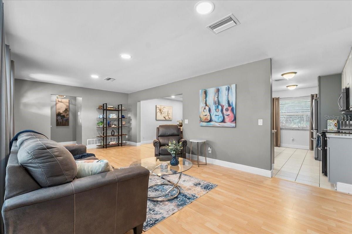 Image 10 of 43 For 522 Gershwin Drive