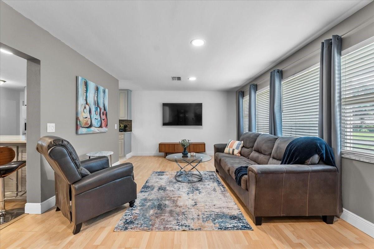 Image 8 of 43 For 522 Gershwin Drive