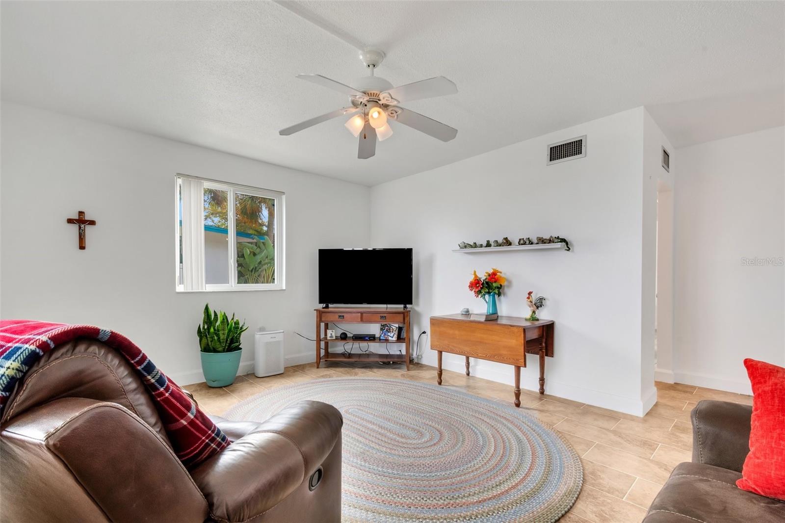 Image 7 of 43 For 1600 Lake Parker Drive C1
