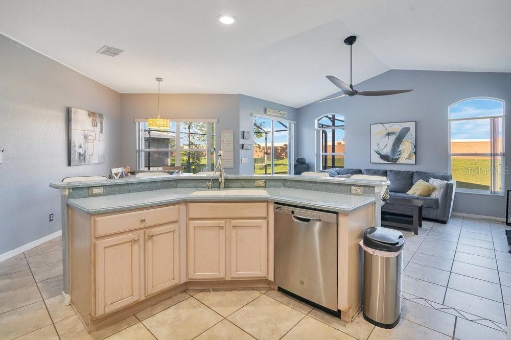 Image 7 of 40 For 321 Corvina Drive