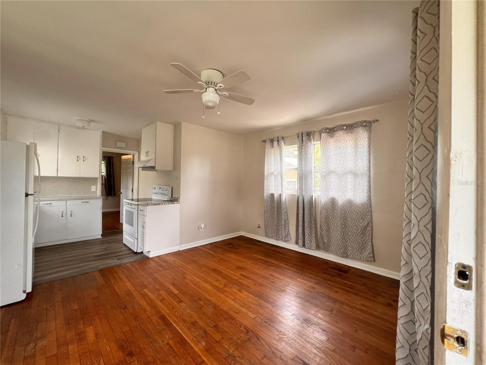 Image 5 of 9 For 846 Walnut Street