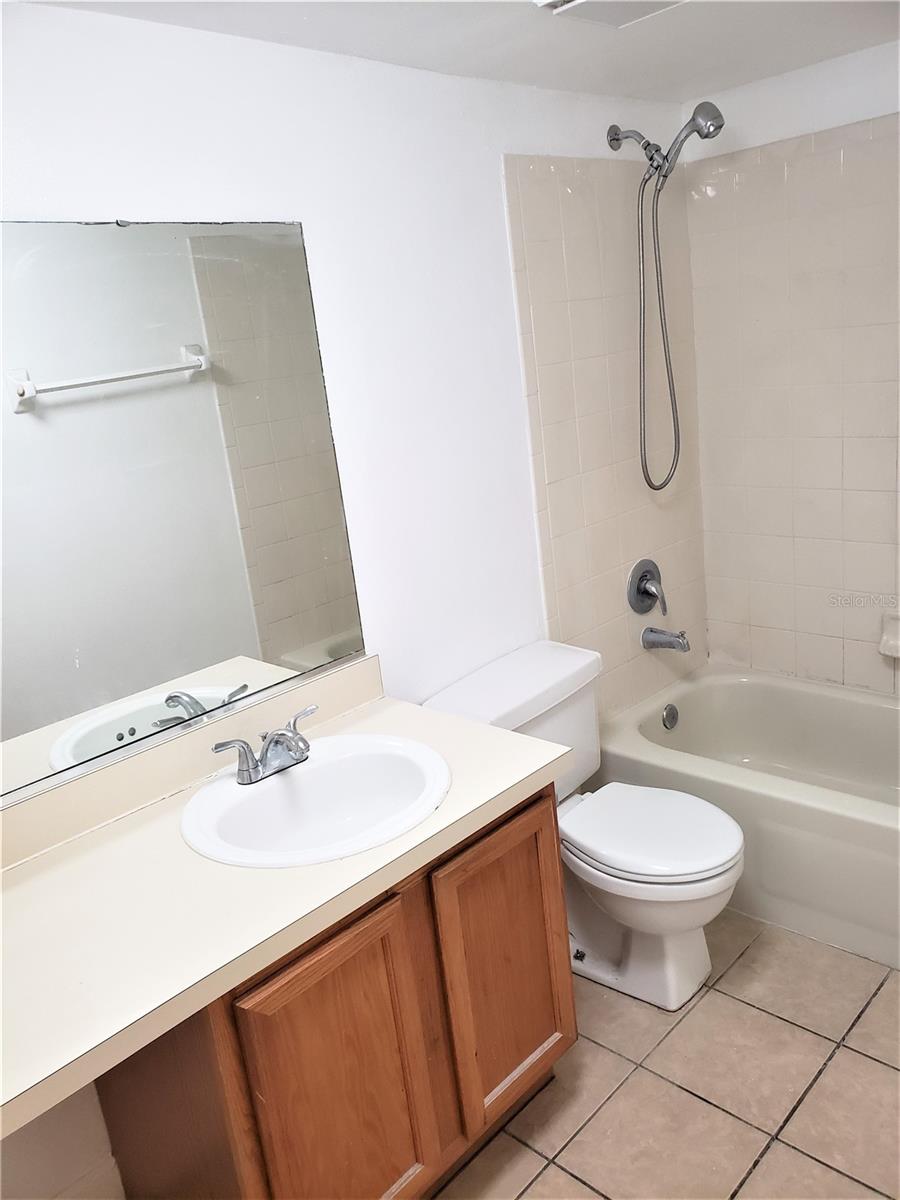 Image 12 of 30 For 4267 Semoran Boulevard 2