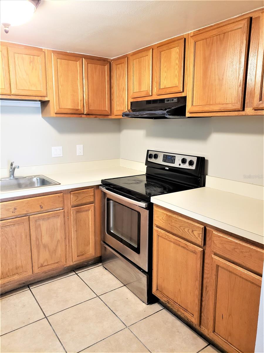 Image 3 of 30 For 4267 Semoran Boulevard 2