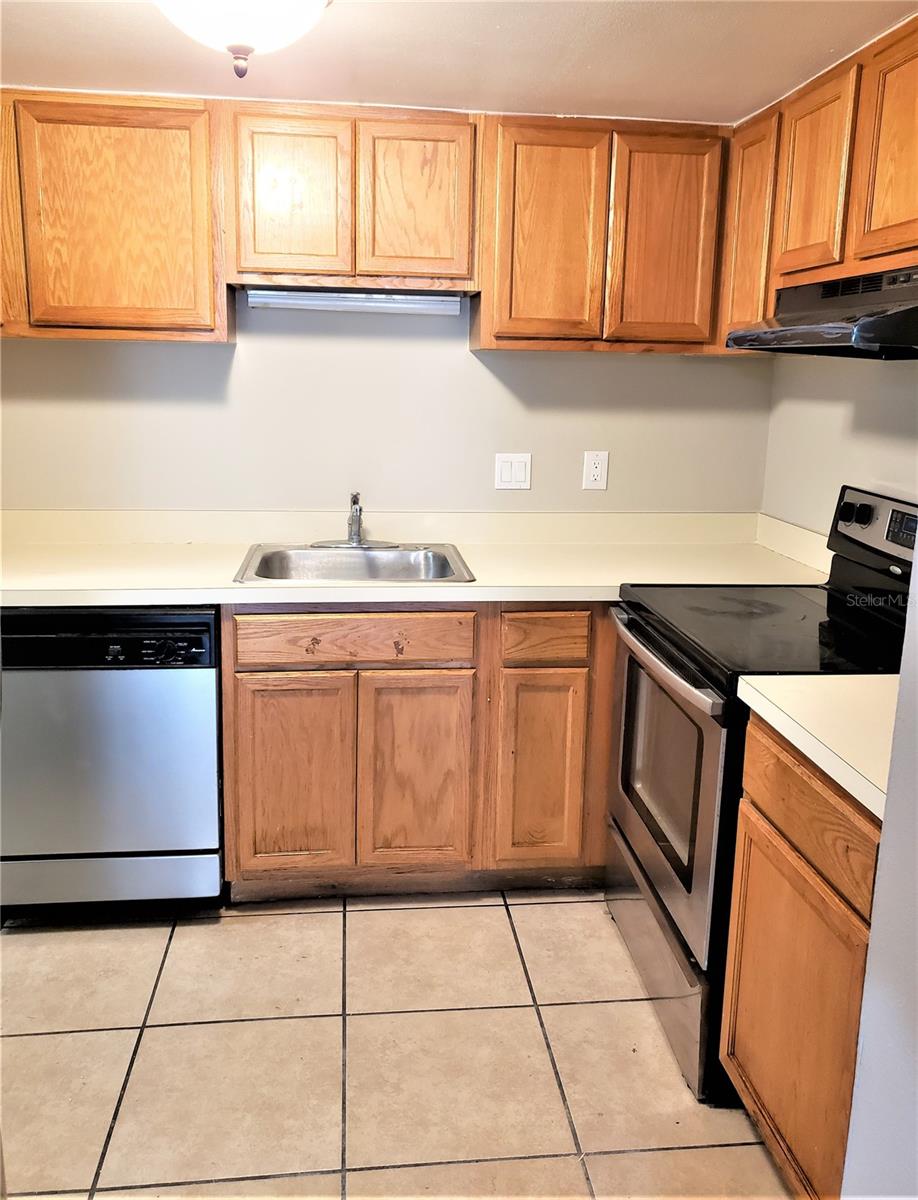 Image 5 of 30 For 4267 Semoran Boulevard 2